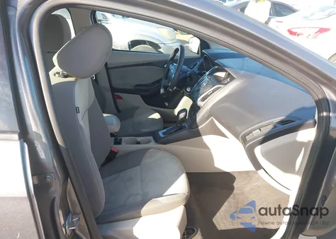 2014 Ford Focus Se z USA, uszkodzony, nr VIN 1FADP3K2XEL150027
